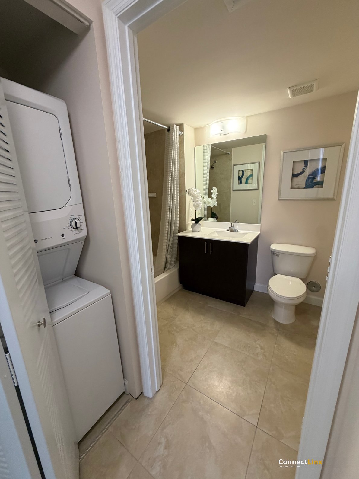 Photo 2 of 1 bed apartment in Doral