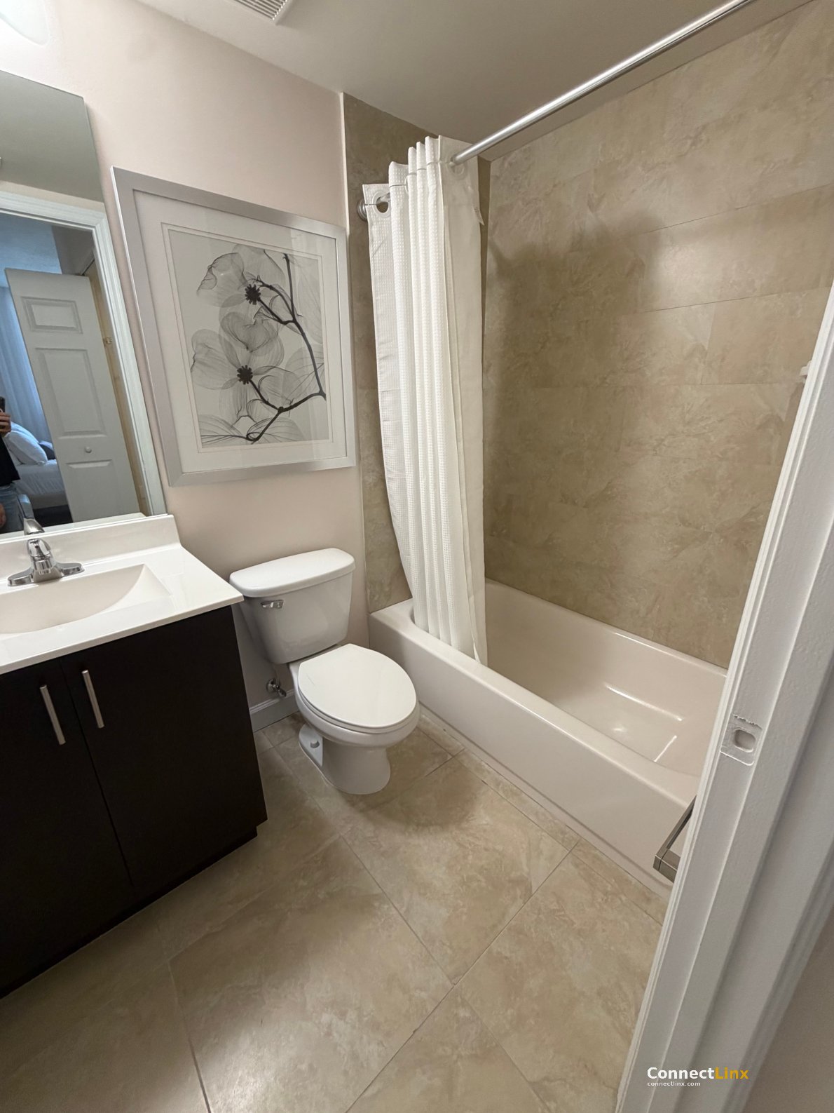 Photo 5 of 1 bed apartment in Doral
