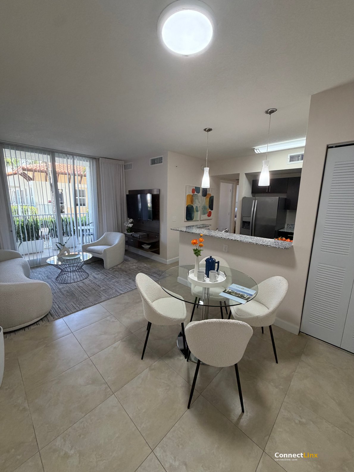 Photo 4 of 1 bed apartment in Doral