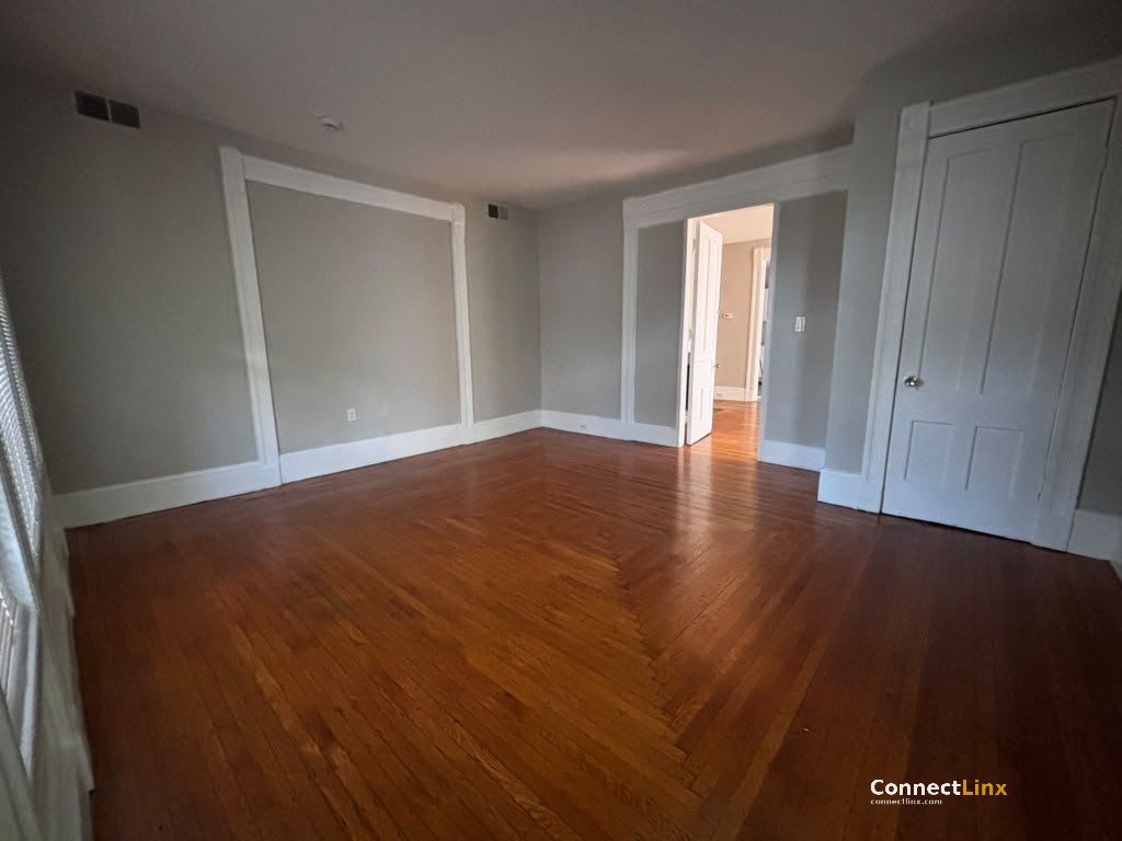 Photo 6 of 5 bed apartment in New Haven