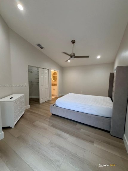 Photo 5 of 4 bed single family home in Hollywood