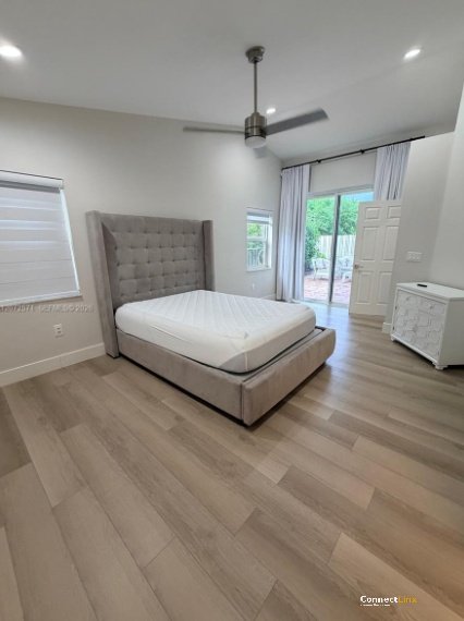 Photo 6 of 4 bed single family home in Hollywood