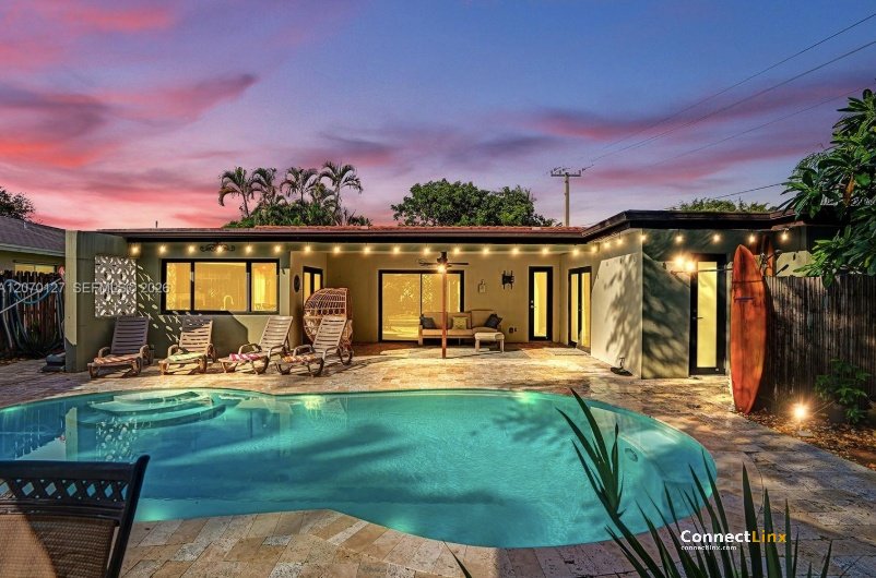 3 bed house in Hollywood