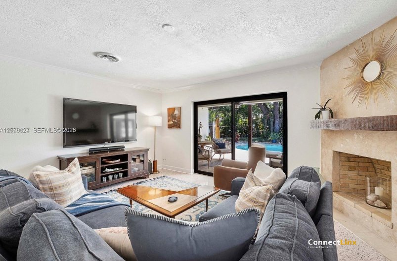 Photo 5 of 3 bed single family home in Hollywood