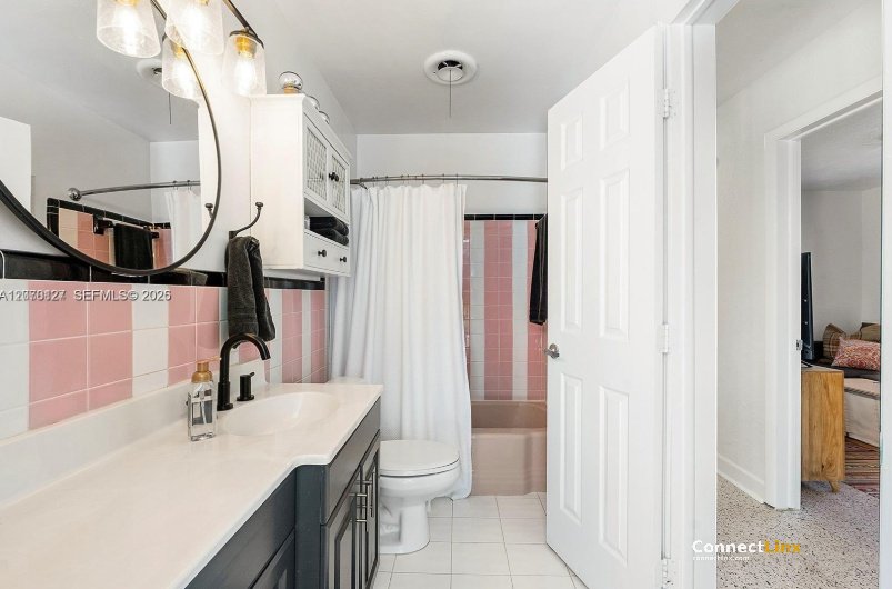 Photo 7 of 3 bed single family home in Hollywood