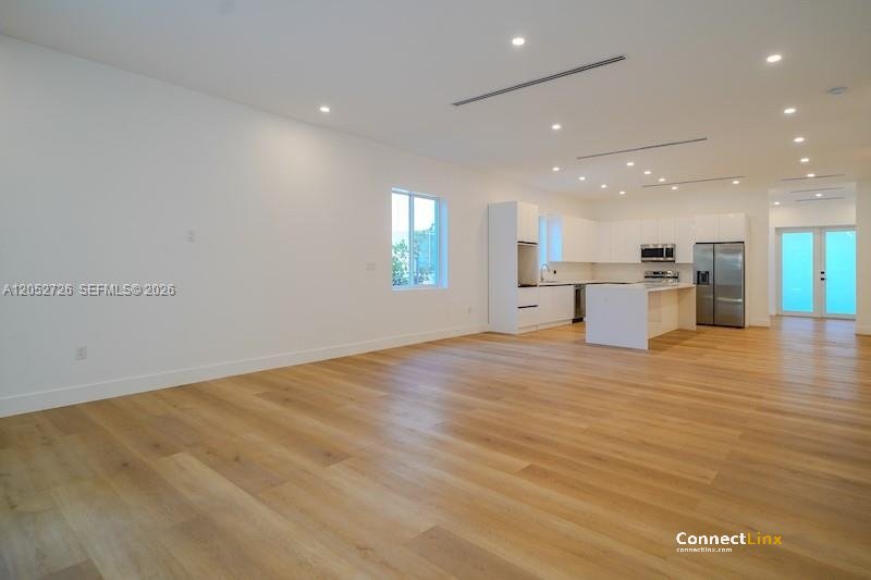 Photo 6 of 4 bed single family home in Miami