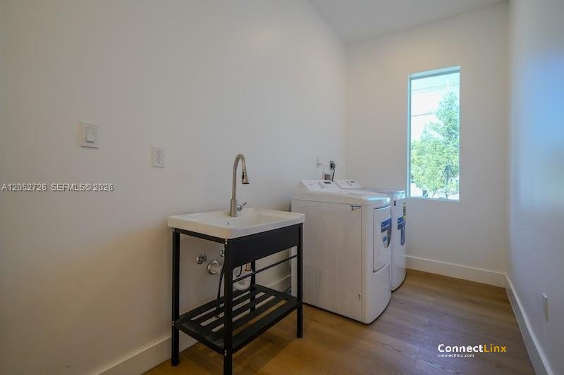 Photo 7 of 4 bed single family home in Miami
