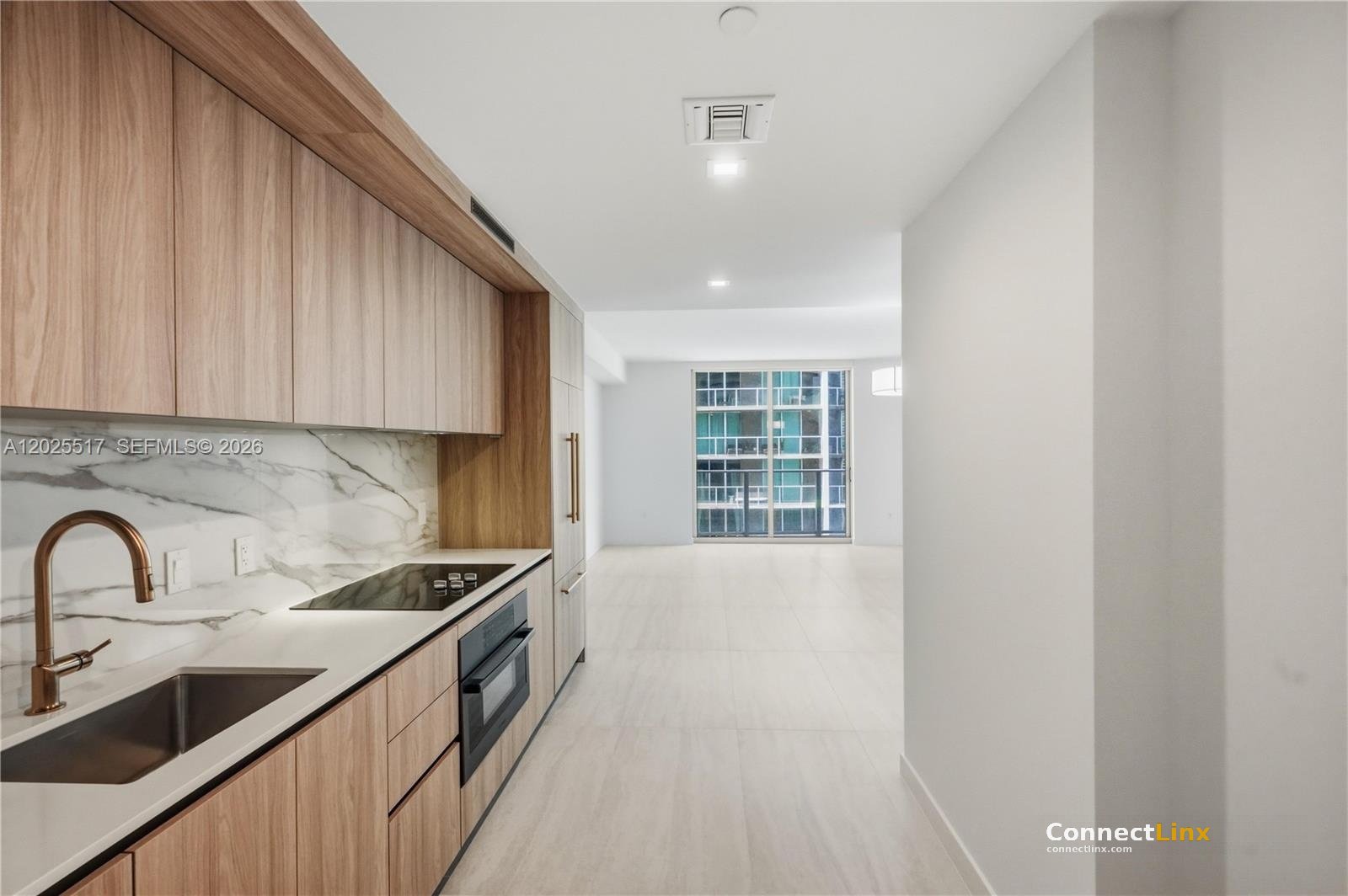 Photo 2 of 2 bed apartment in Miami