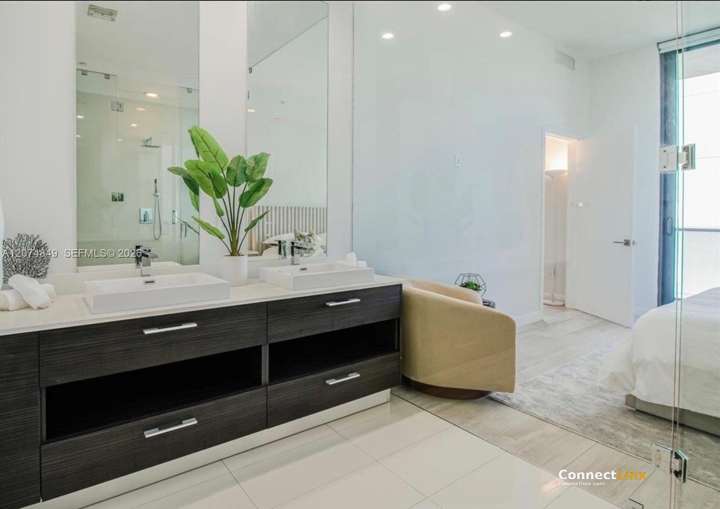 Photo 4 of 3 bed apartment in Miami