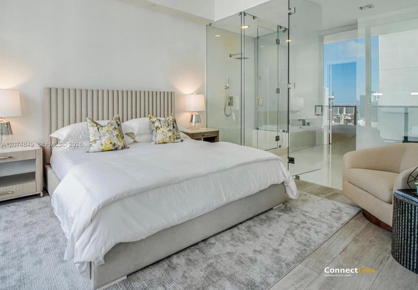 Photo 6 of 3 bed apartment in Miami