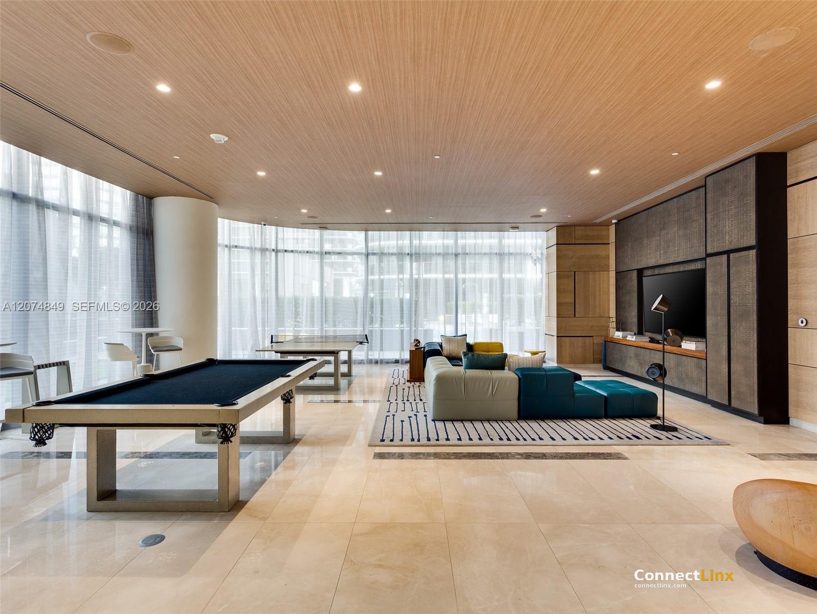 Photo 7 of 3 bed apartment in Miami
