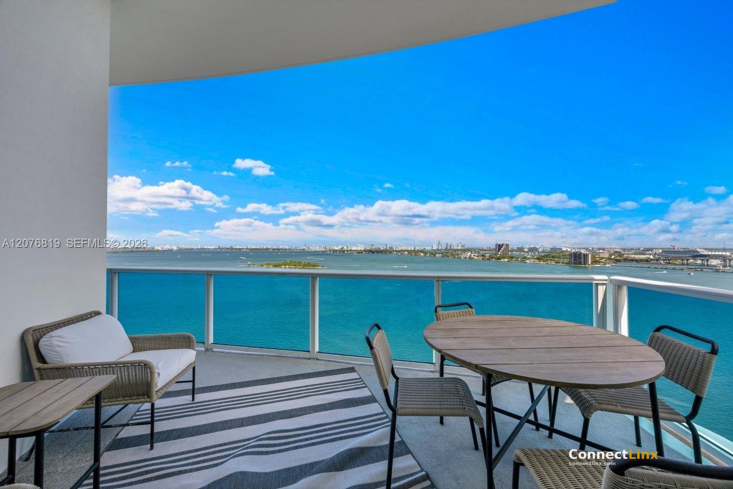 2 bed condo in Miami