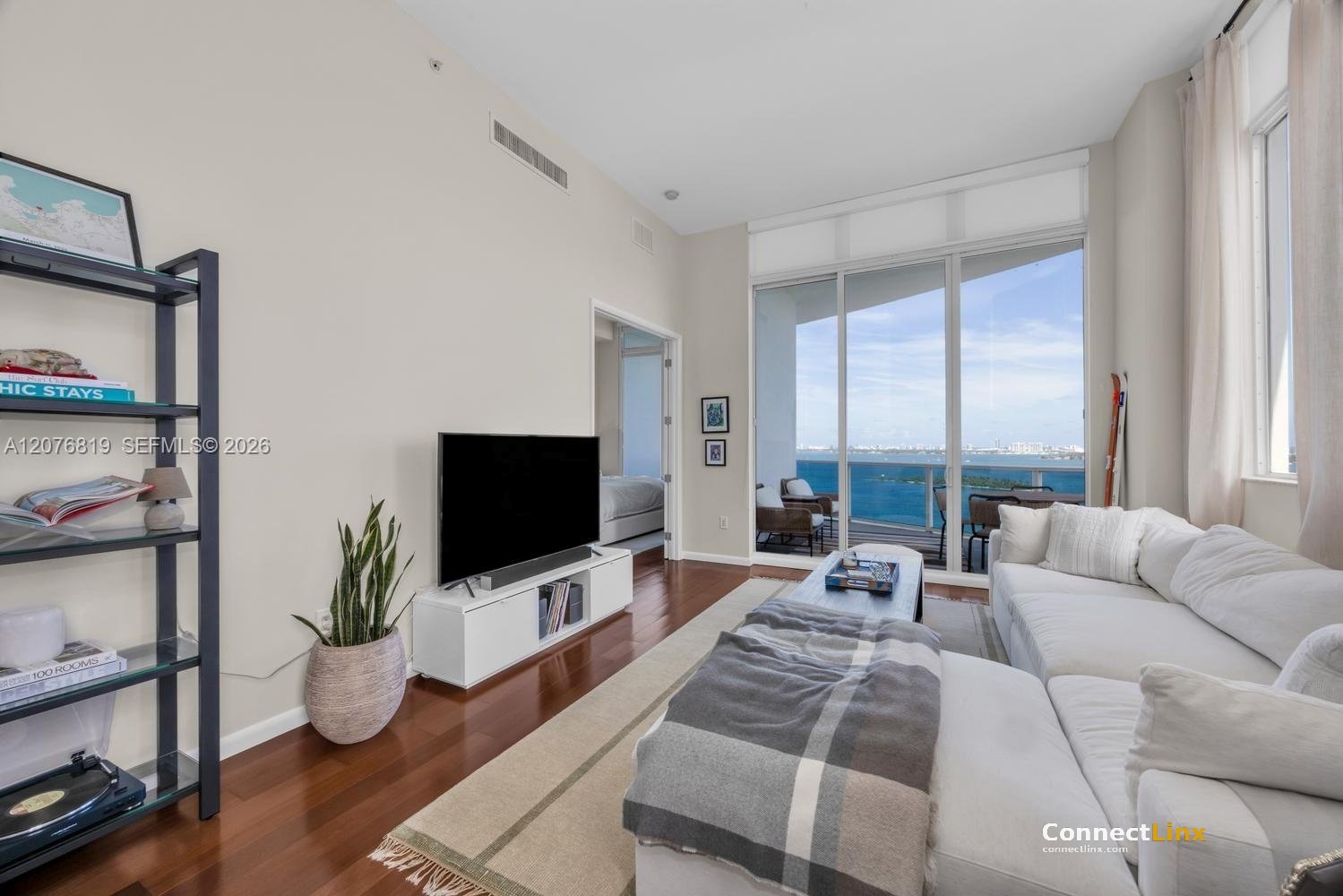 Photo 6 of 2 bed condo in Miami