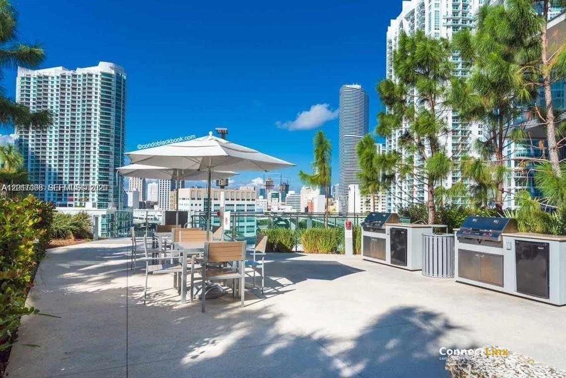 Photo 6 of 2 bed condo in Miami