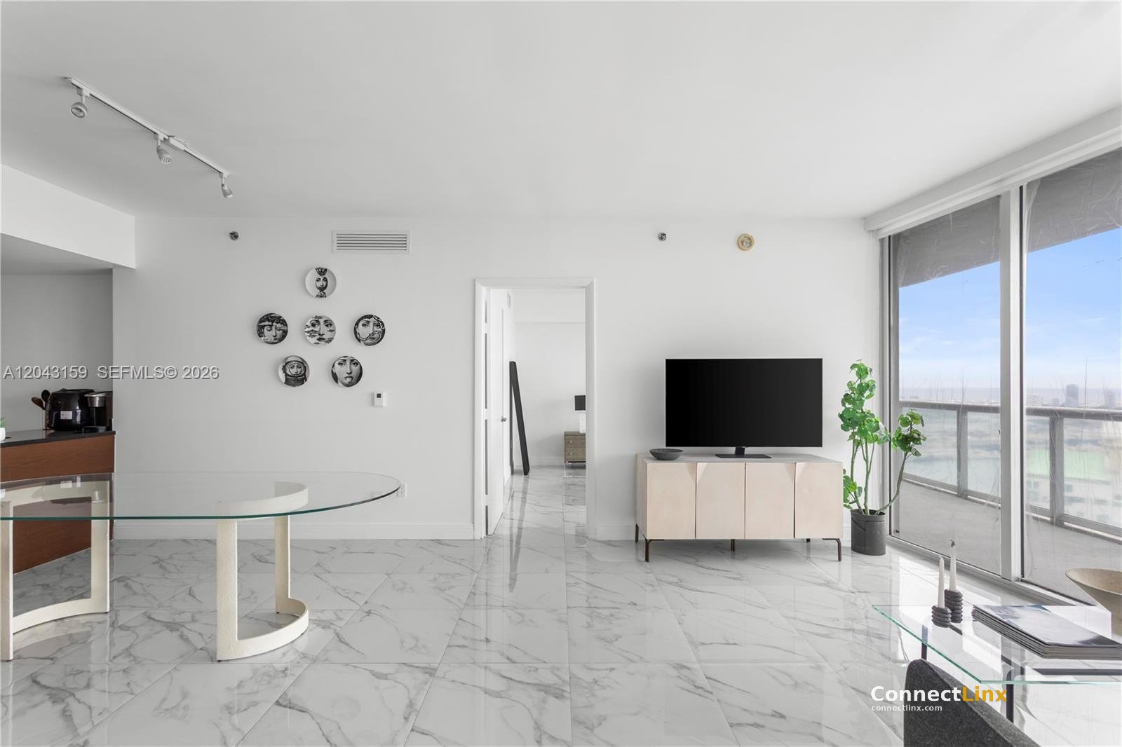 Photo 7 of 2 bed condo in Miami