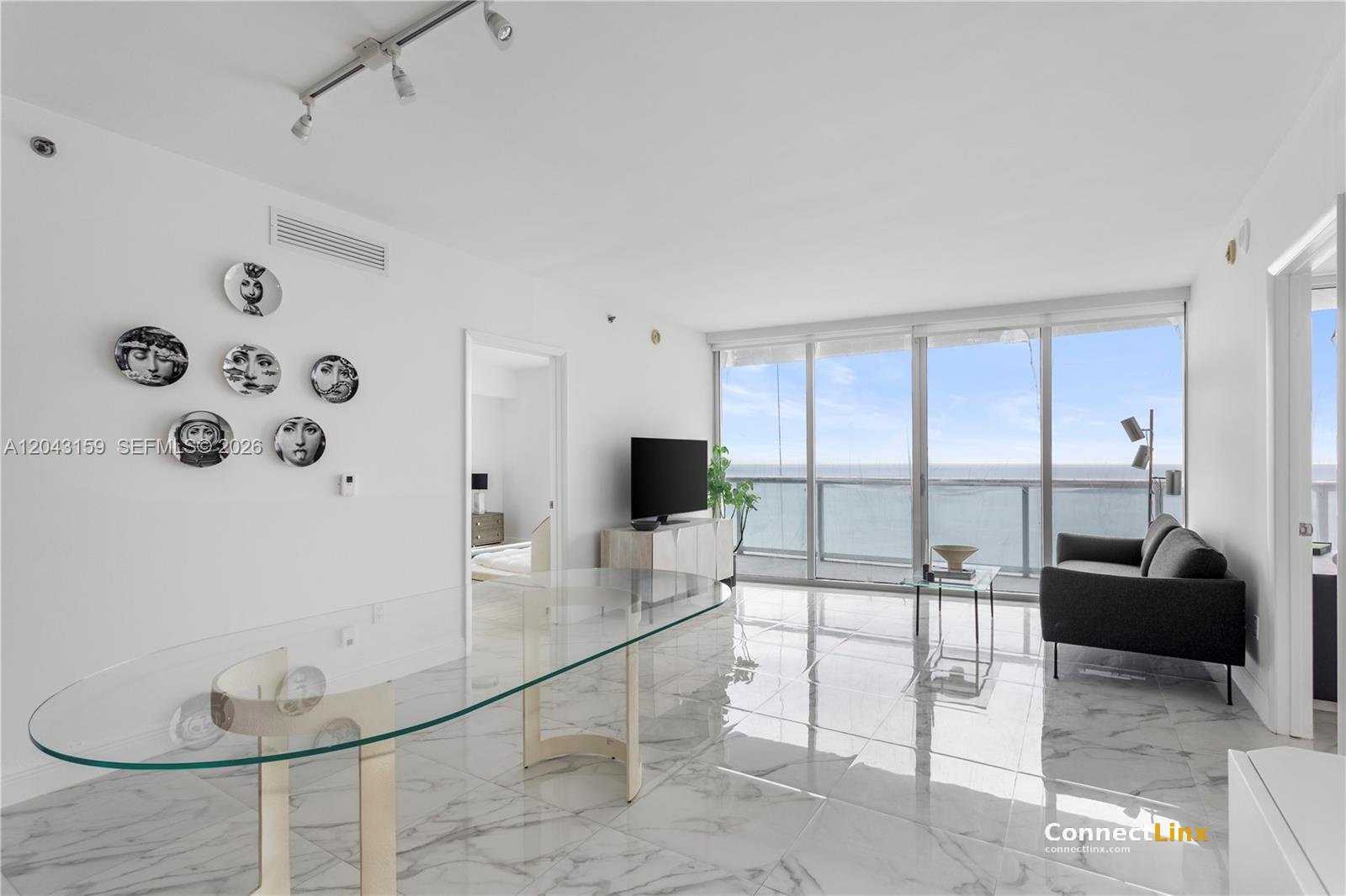 Photo 8 of 2 bed condo in Miami