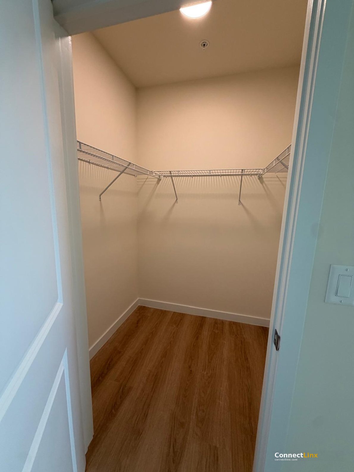 Photo 2 of 2 bed apartment in Miami