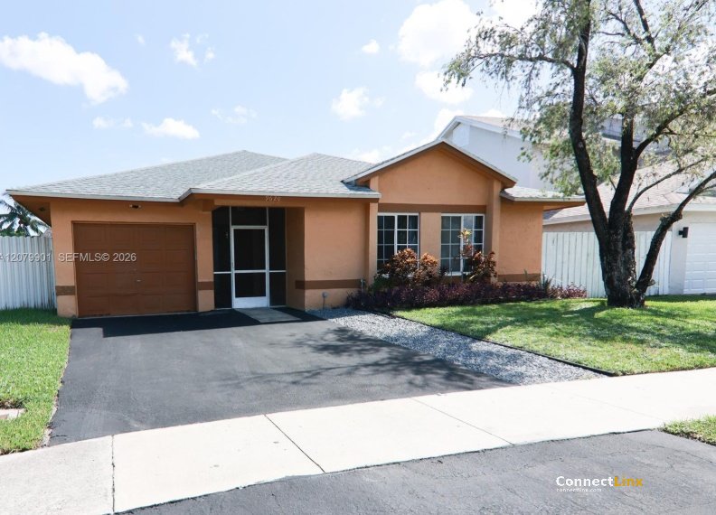 3 bed house in Pembroke Pines