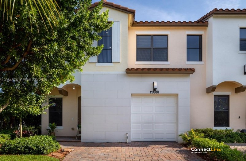 3 bed townhome in Pembroke Pines