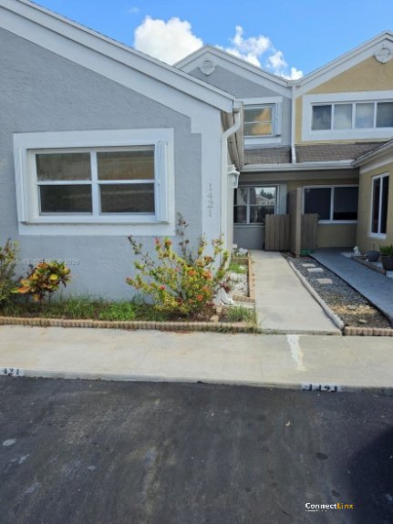 3 bed townhome in Pembroke Pines