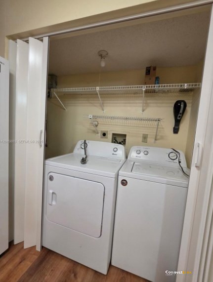 Photo 2 of 3 bed townhouse in Pembroke Pines