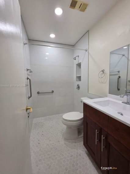 Photo 5 of 3 bed townhouse in Pembroke Pines